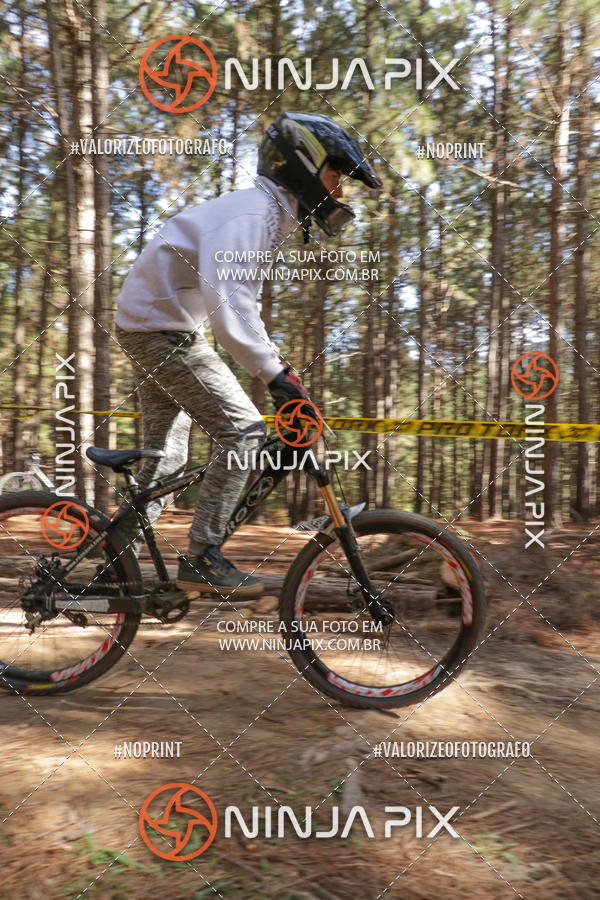 Compra tus fotos del eventoDownhill Pedreira En Fotop