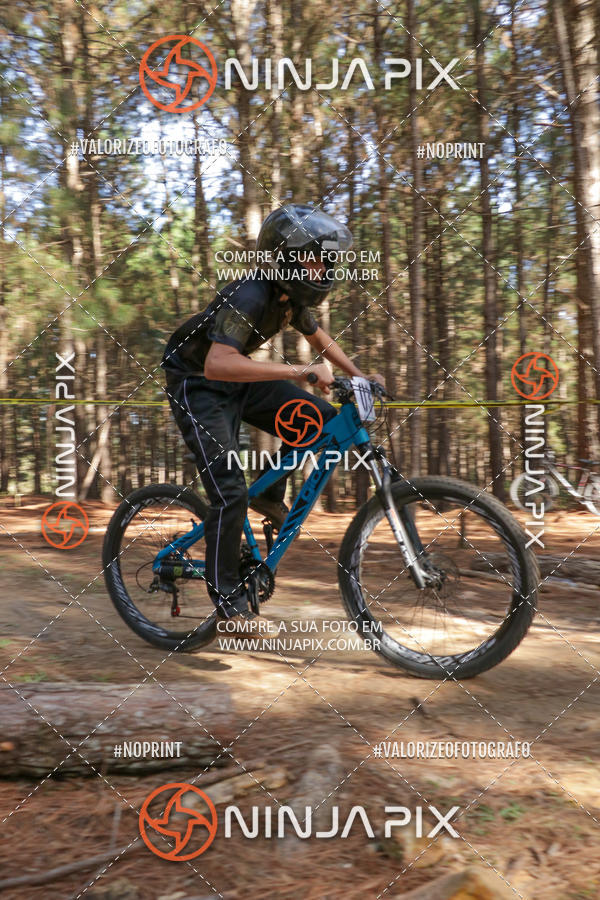 Compra tus fotos del eventoDownhill Pedreira En Fotop