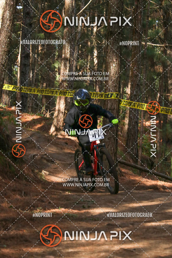 Compra tus fotos del eventoDownhill Pedreira En Fotop