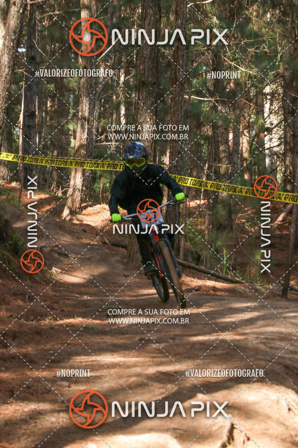 Compra tus fotos del eventoDownhill Pedreira En Fotop