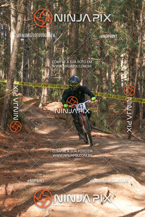 Compra tus fotos del eventoDownhill Pedreira En Fotop