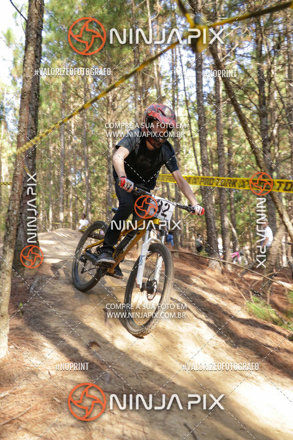 Achetez vos photos de l'vnementDownhill Pedreira sur Fotop