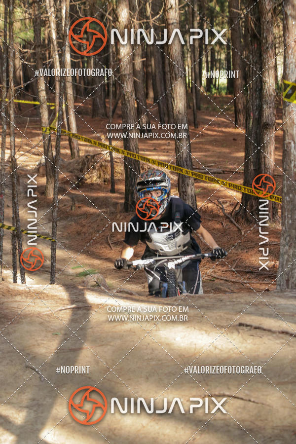 Buy your photos of the eventDownhill Pedreira on Fotop