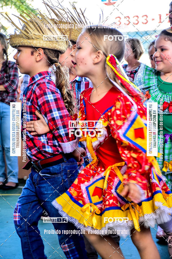 Buy your photos of the eventFesta Junina Colgio Dom Rafael on Fotop