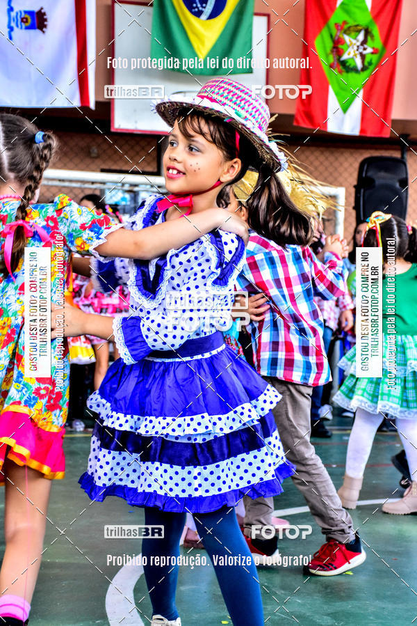 Buy your photos of the eventFesta Junina Colgio Dom Rafael on Fotop