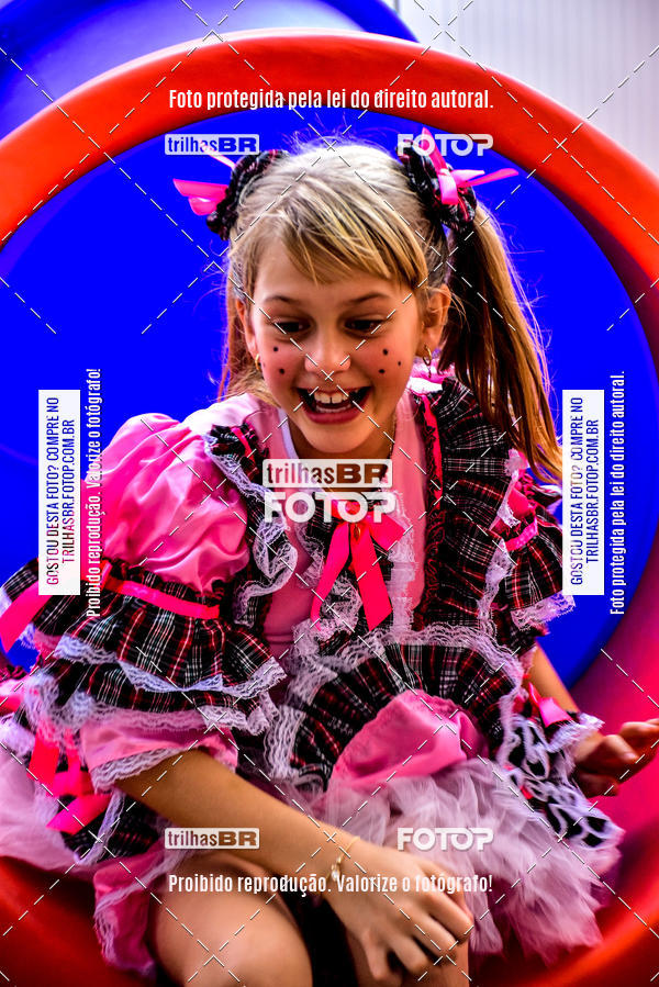 Buy your photos of the eventFesta Junina Colgio Dom Rafael on Fotop