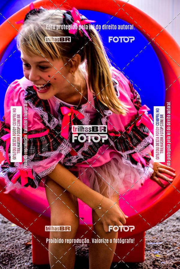 Buy your photos of the eventFesta Junina Colgio Dom Rafael on Fotop