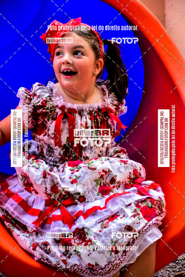 Buy your photos of the eventFesta Junina Colgio Dom Rafael on Fotop