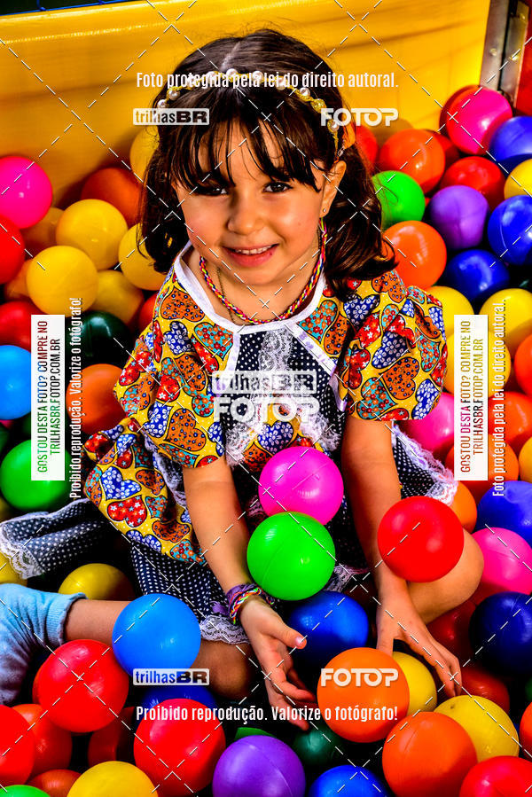 Buy your photos of the eventFesta Junina Colgio Dom Rafael on Fotop