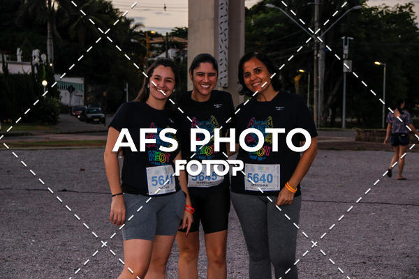 Buy your photos of the eventNeon Night Run 2019 - Belo Horizonte on Fotop