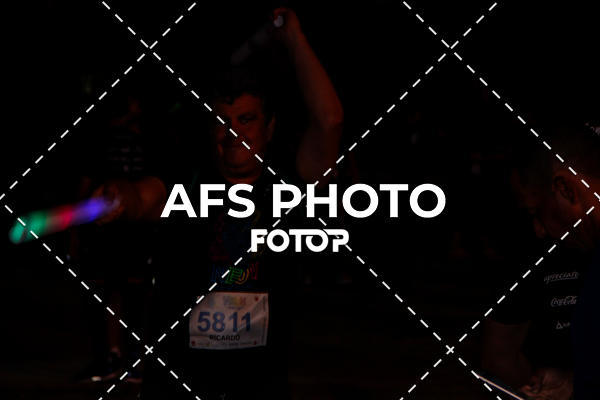 Buy your photos of the eventNeon Night Run 2019 - Belo Horizonte on Fotop