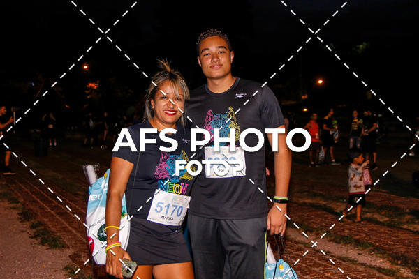 Achetez vos photos de l'vnementNeon Night Run 2019 - Belo Horizonte sur Fotop