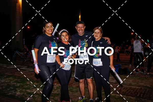 Achetez vos photos de l'vnementNeon Night Run 2019 - Belo Horizonte sur Fotop