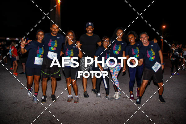 Achetez vos photos de l'vnementNeon Night Run 2019 - Belo Horizonte sur Fotop