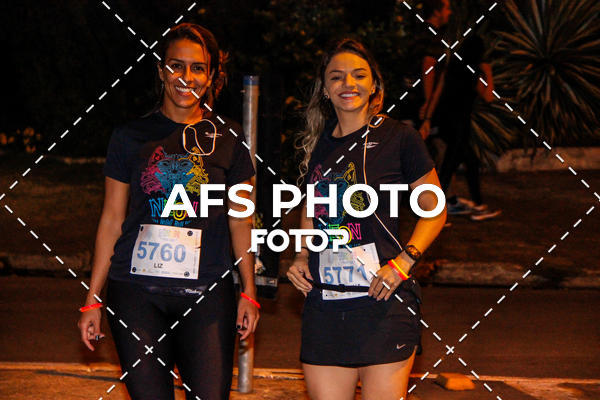 Compre as suas fotos do eventoNeon Night Run 2019 - Belo Horizonte no Fotop
