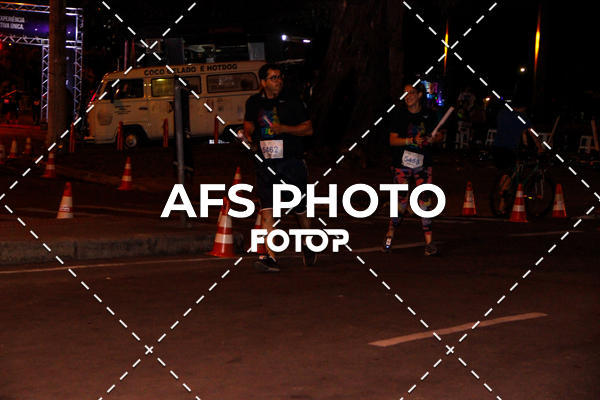 Compre as suas fotos do eventoNeon Night Run 2019 - Belo Horizonte no Fotop