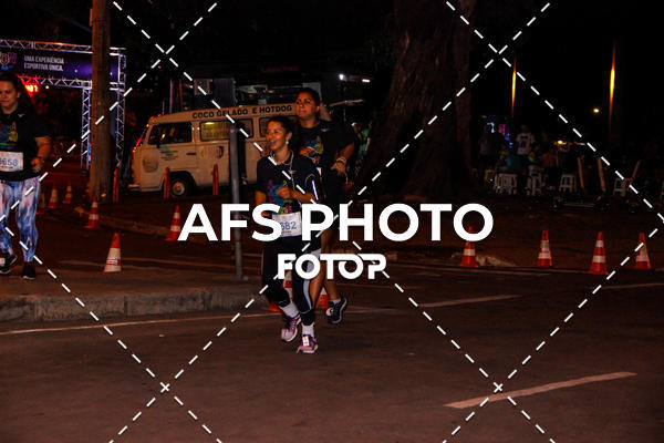Compre as suas fotos do eventoNeon Night Run 2019 - Belo Horizonte no Fotop