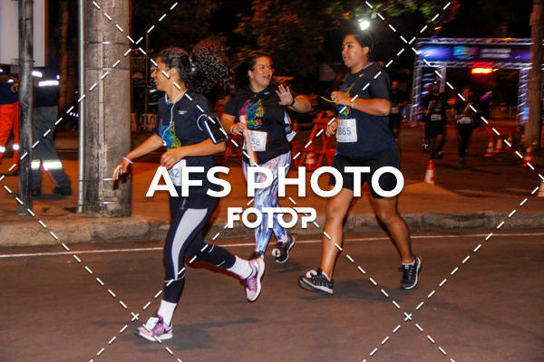 Compre as suas fotos do eventoNeon Night Run 2019 - Belo Horizonte no Fotop