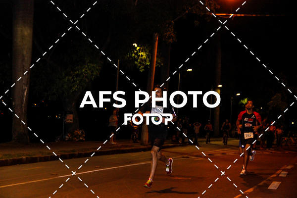 Compre as suas fotos do eventoNeon Night Run 2019 - Belo Horizonte no Fotop