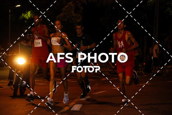 Compre as suas fotos do eventoNeon Night Run 2019 - Belo Horizonte no Fotop