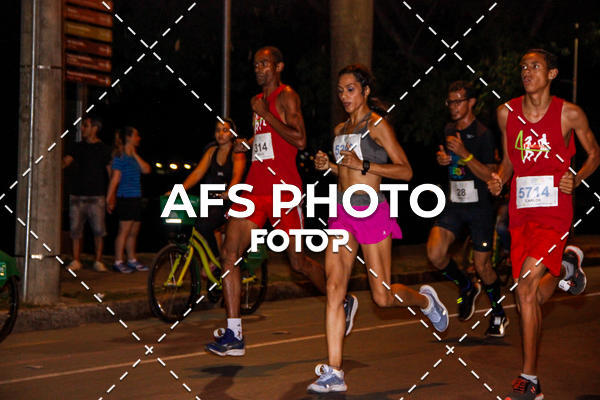 Compre as suas fotos do eventoNeon Night Run 2019 - Belo Horizonte no Fotop