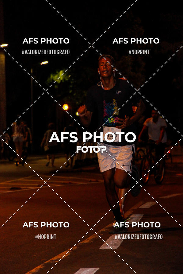 Compre as suas fotos do eventoNeon Night Run 2019 - Belo Horizonte no Fotop
