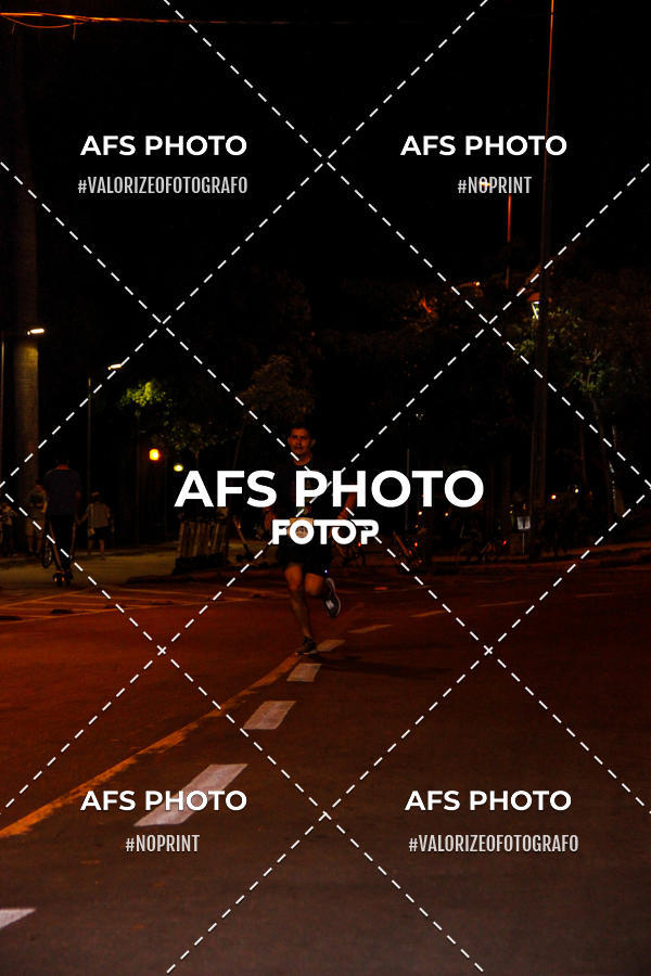 Achetez vos photos de l'vnementNeon Night Run 2019 - Belo Horizonte sur Fotop
