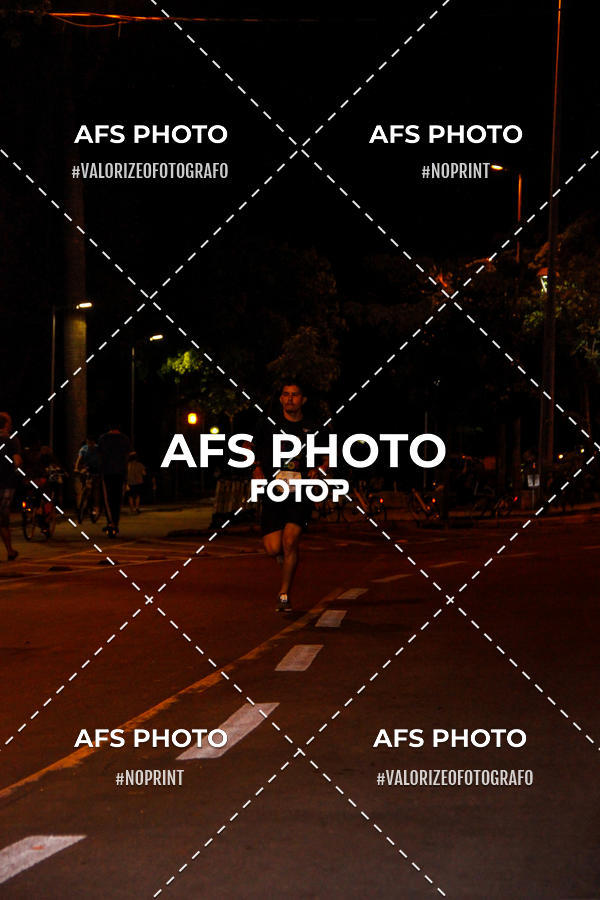 Achetez vos photos de l'vnementNeon Night Run 2019 - Belo Horizonte sur Fotop