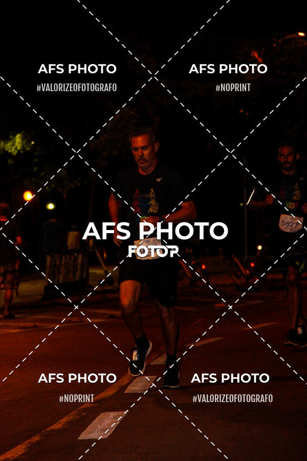 Achetez vos photos de l'vnementNeon Night Run 2019 - Belo Horizonte sur Fotop