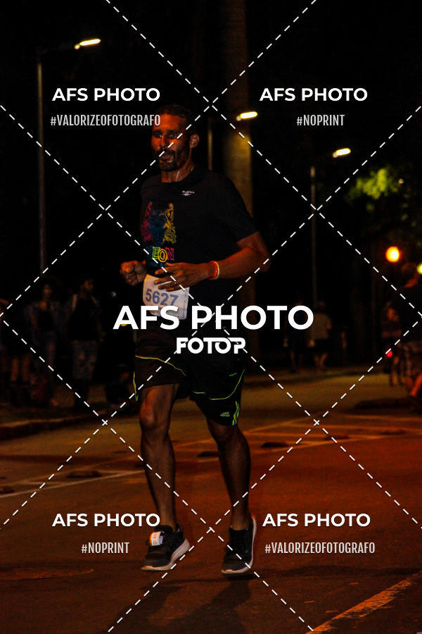 Achetez vos photos de l'vnementNeon Night Run 2019 - Belo Horizonte sur Fotop