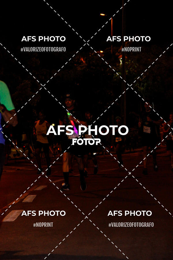 Achetez vos photos de l'vnementNeon Night Run 2019 - Belo Horizonte sur Fotop