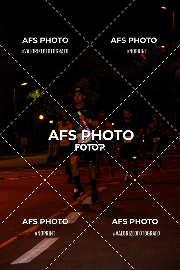 Achetez vos photos de l'vnementNeon Night Run 2019 - Belo Horizonte sur Fotop
