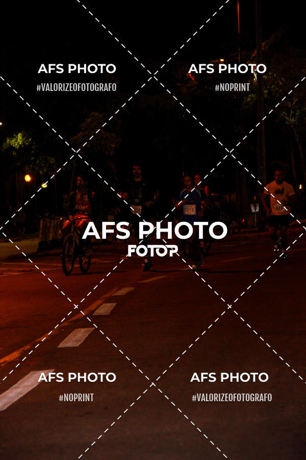 Achetez vos photos de l'vnementNeon Night Run 2019 - Belo Horizonte sur Fotop