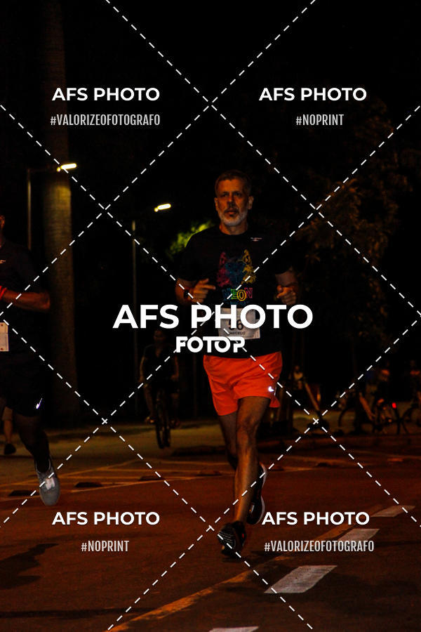 Acquista le foto dell'eventoNeon Night Run 2019 - Belo Horizonte in Fotop