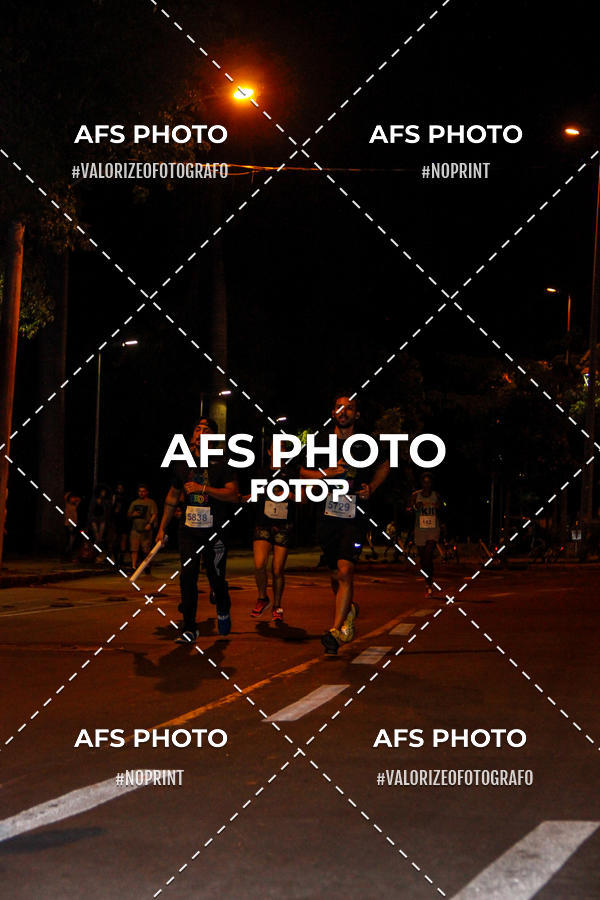 Achetez vos photos de l'vnementNeon Night Run 2019 - Belo Horizonte sur Fotop