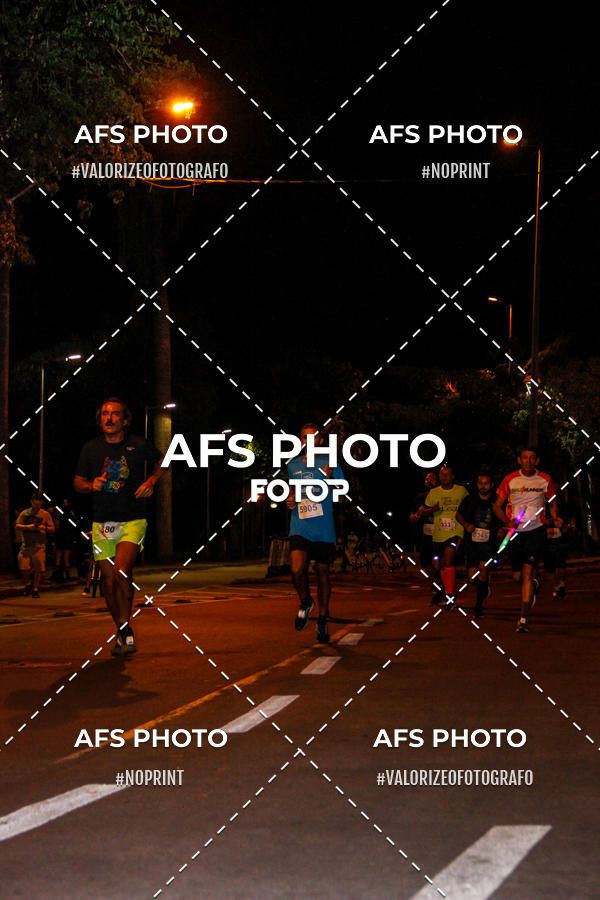 Achetez vos photos de l'vnementNeon Night Run 2019 - Belo Horizonte sur Fotop