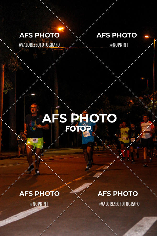 Achetez vos photos de l'vnementNeon Night Run 2019 - Belo Horizonte sur Fotop