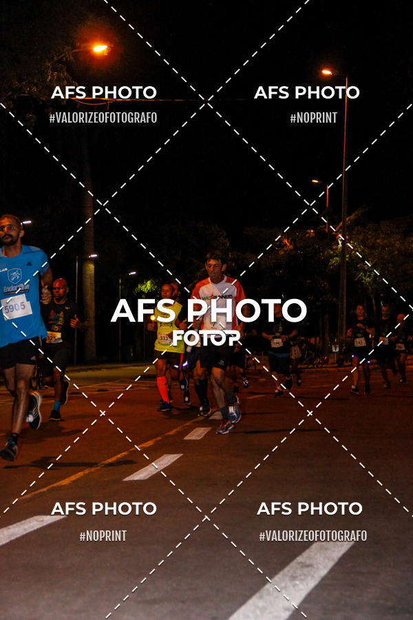 Achetez vos photos de l'vnementNeon Night Run 2019 - Belo Horizonte sur Fotop