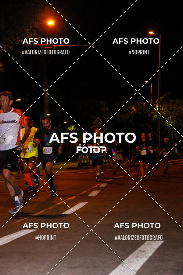 Achetez vos photos de l'vnementNeon Night Run 2019 - Belo Horizonte sur Fotop