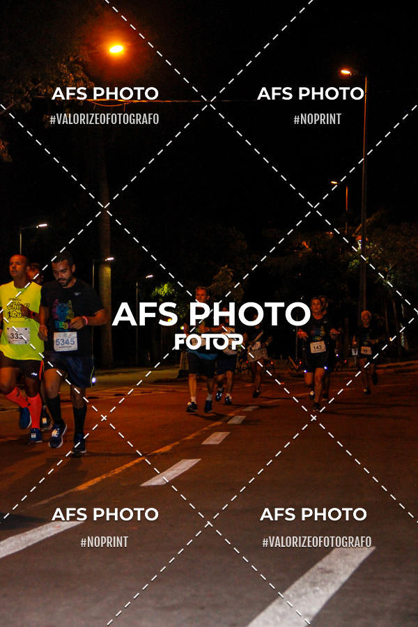 Achetez vos photos de l'vnementNeon Night Run 2019 - Belo Horizonte sur Fotop