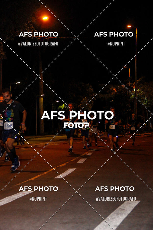 Achetez vos photos de l'vnementNeon Night Run 2019 - Belo Horizonte sur Fotop