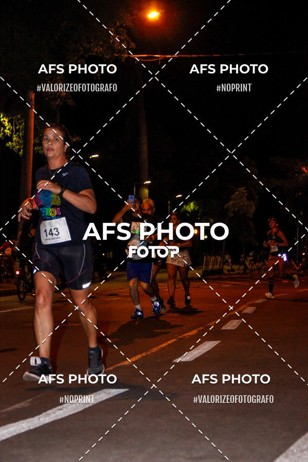 Achetez vos photos de l'vnementNeon Night Run 2019 - Belo Horizonte sur Fotop
