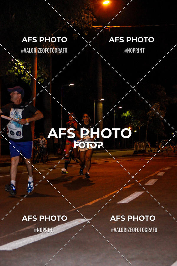 Achetez vos photos de l'vnementNeon Night Run 2019 - Belo Horizonte sur Fotop