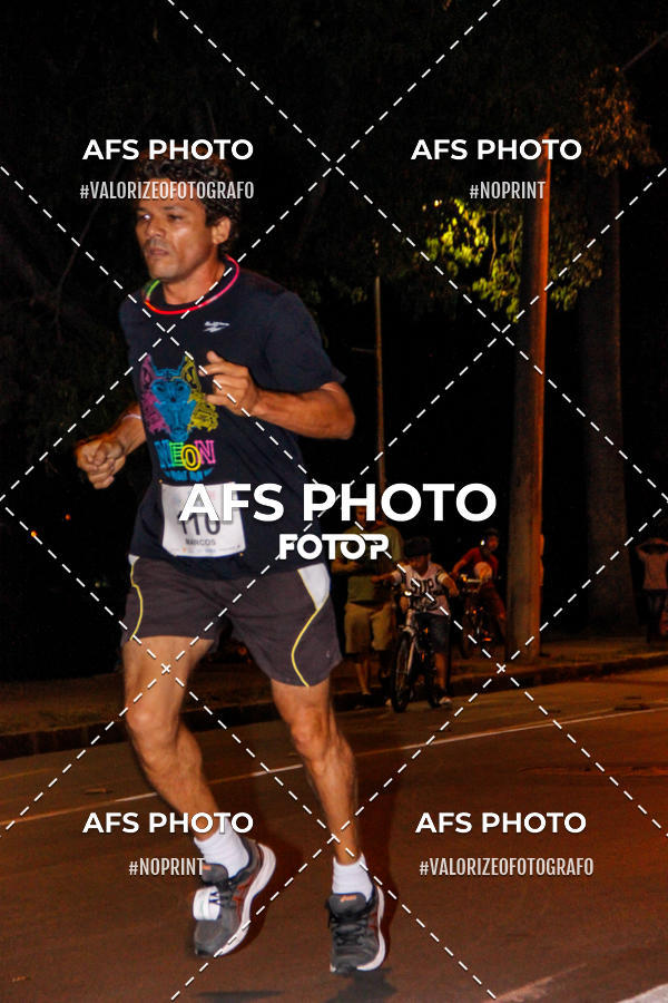 Achetez vos photos de l'vnementNeon Night Run 2019 - Belo Horizonte sur Fotop