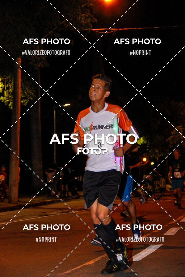 Achetez vos photos de l'vnementNeon Night Run 2019 - Belo Horizonte sur Fotop