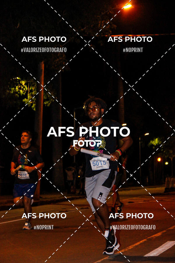 Achetez vos photos de l'vnementNeon Night Run 2019 - Belo Horizonte sur Fotop