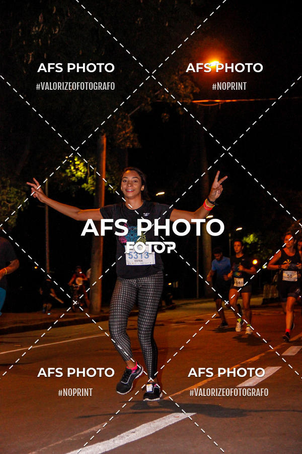 Achetez vos photos de l'vnementNeon Night Run 2019 - Belo Horizonte sur Fotop