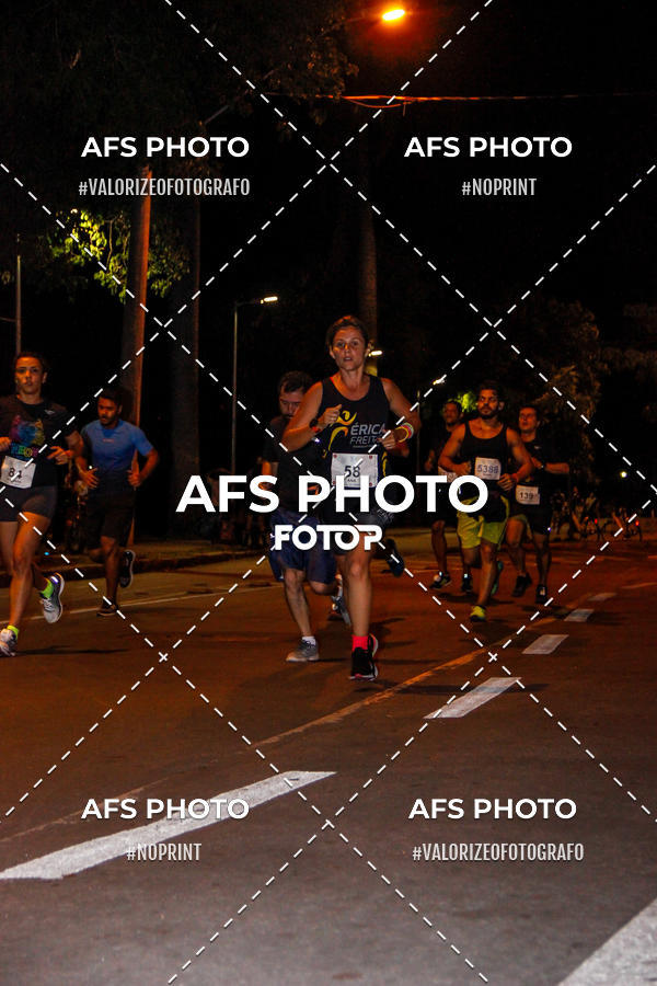 Achetez vos photos de l'vnementNeon Night Run 2019 - Belo Horizonte sur Fotop