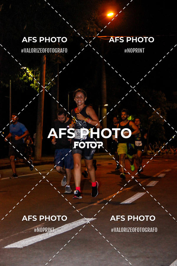 Achetez vos photos de l'vnementNeon Night Run 2019 - Belo Horizonte sur Fotop