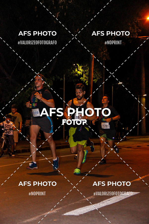 Achetez vos photos de l'vnementNeon Night Run 2019 - Belo Horizonte sur Fotop